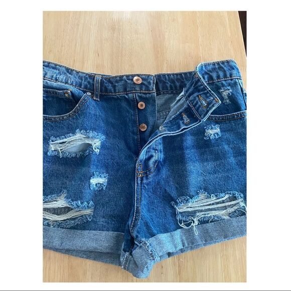 Forever 21 Shorts NOOP - Picture 3 of 3